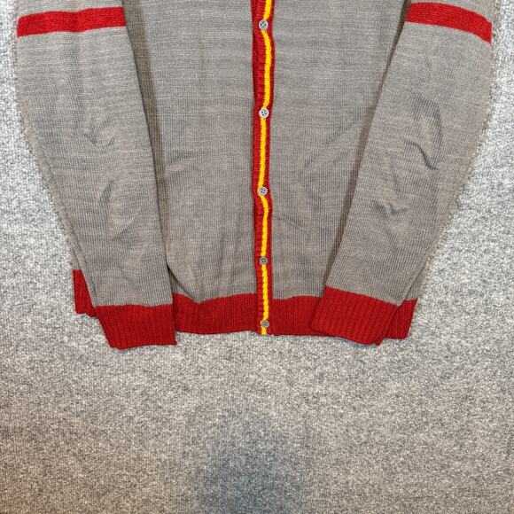 Harry Potter Wizarding World Sweater Womens Large Gray Gryffindor Cardigan - Picture 3 of 10